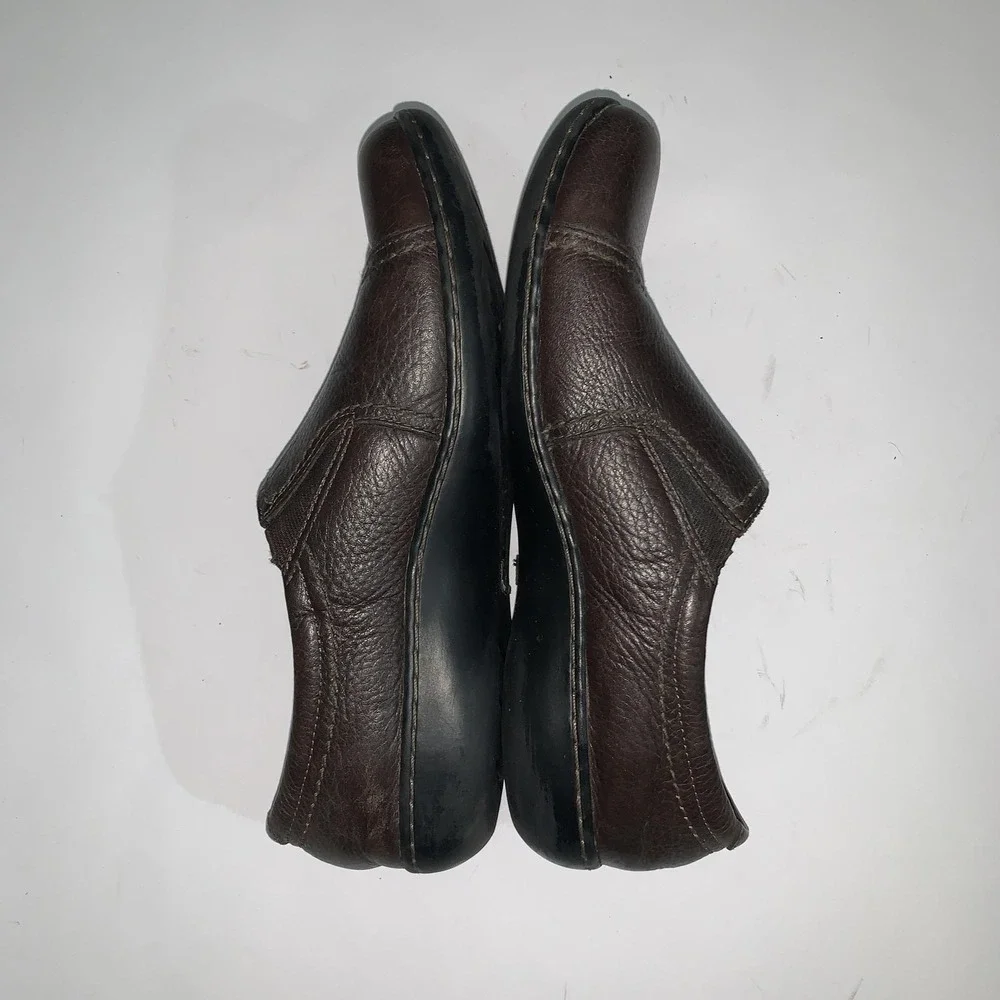 Clarks Shoes Women's 10 Brown Leather Slip On Loafers Casual Comfort Walking